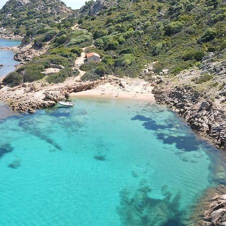 Apartments In Residence With Swimming Pool In Cala Girgolu モンテ・ペトロズ エクステリア 写真